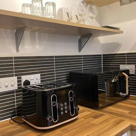 The Onyx Suite - 1 Bed Apartment W/ Free Parking カーディフ エクステリア 写真