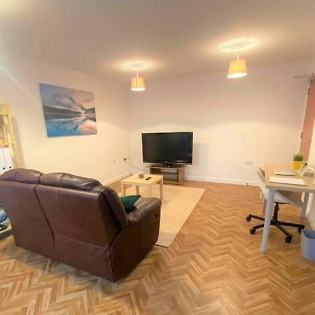 The Onyx Suite - 1 Bed Apartment W/ Free Parking カーディフ エクステリア 写真