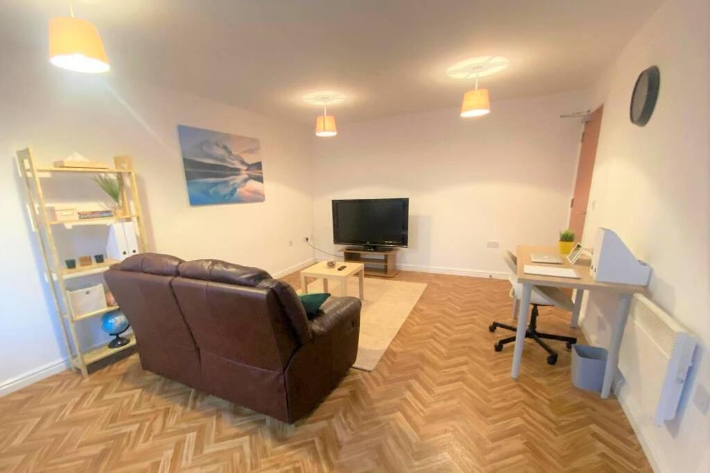 The Onyx Suite - 1 Bed Apartment W/ Free Parking カーディフ エクステリア 写真
