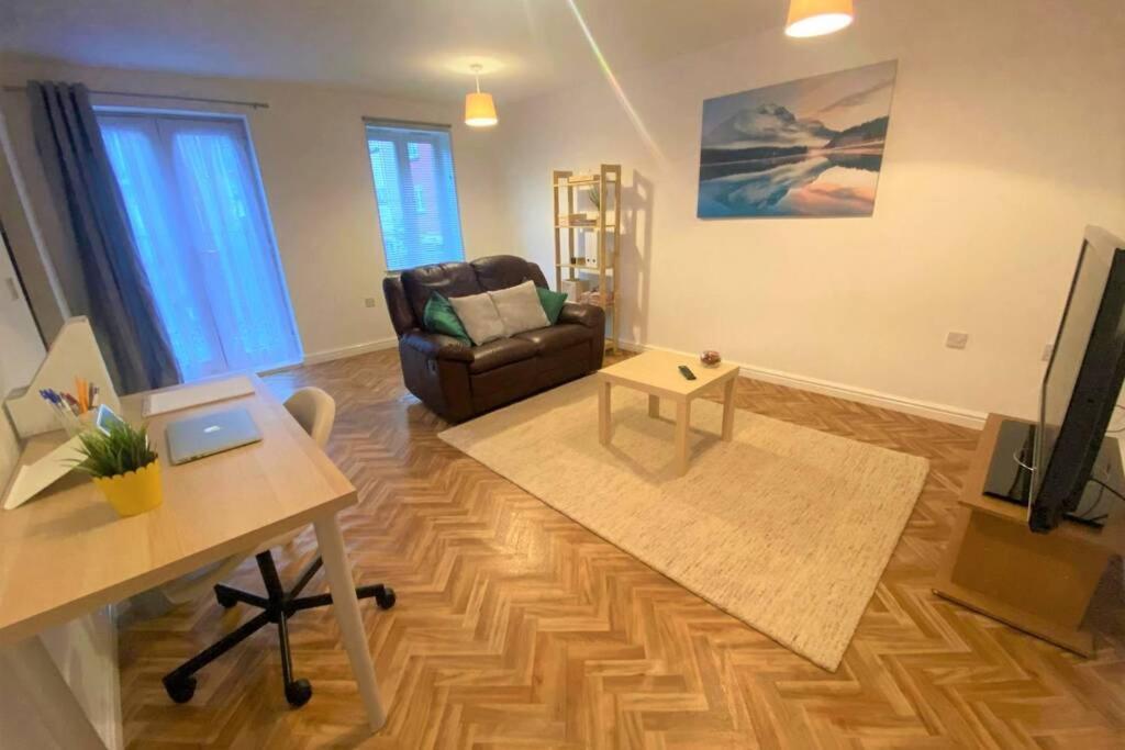The Onyx Suite - 1 Bed Apartment W/ Free Parking カーディフ エクステリア 写真
