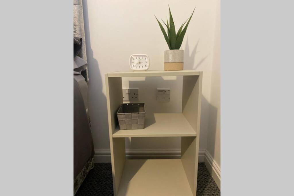 The Onyx Suite - 1 Bed Apartment W/ Free Parking カーディフ エクステリア 写真